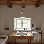 The Bat Barn Kelevíz